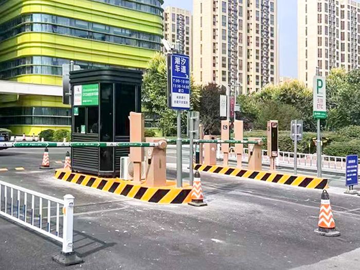 某社區(qū)采用 “安快” 多進多出直桿道閘